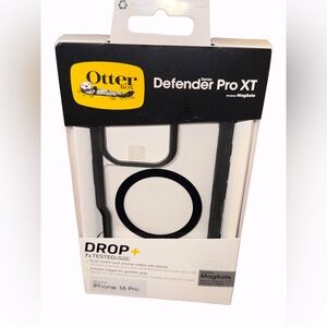 OtterBox Defender Pro XT for MagSafe for iPhone 16 Pro- Clear / Black